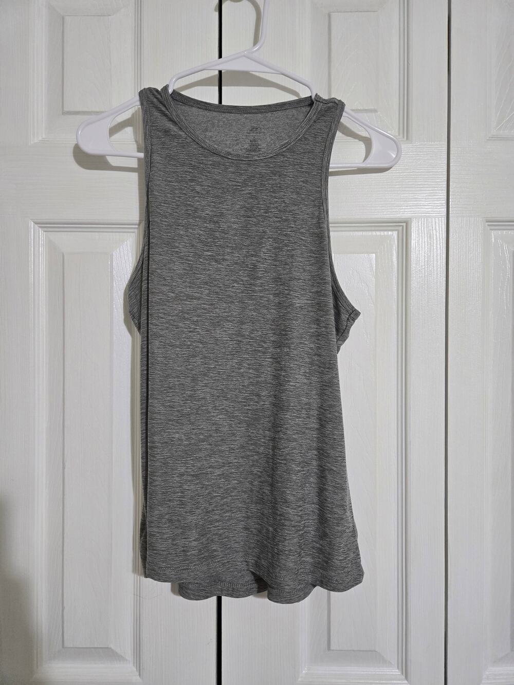 Unknown brand medium women's gray athletic tank top